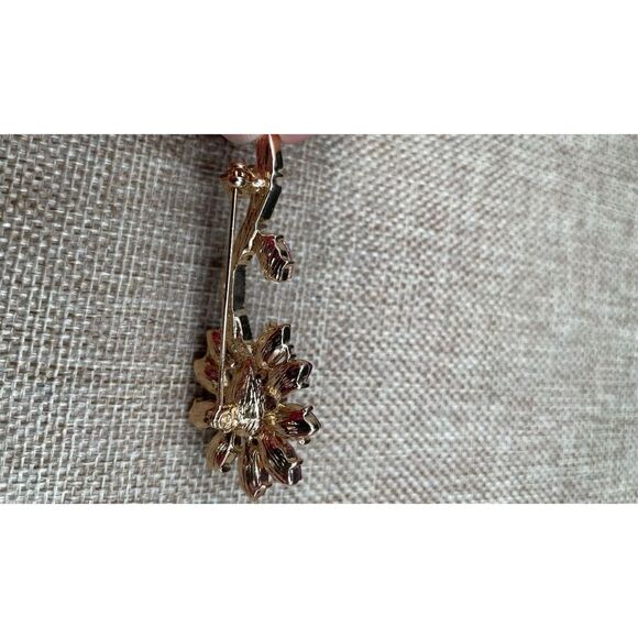 Monet Gem Flower Pin Red and Pink on Gold-tone Grandma Style - Picture 9 of 10